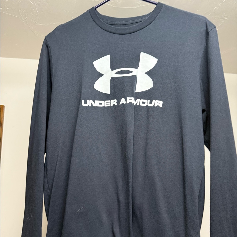 Under Armour Men's Charcoal Long Sleeve Tee